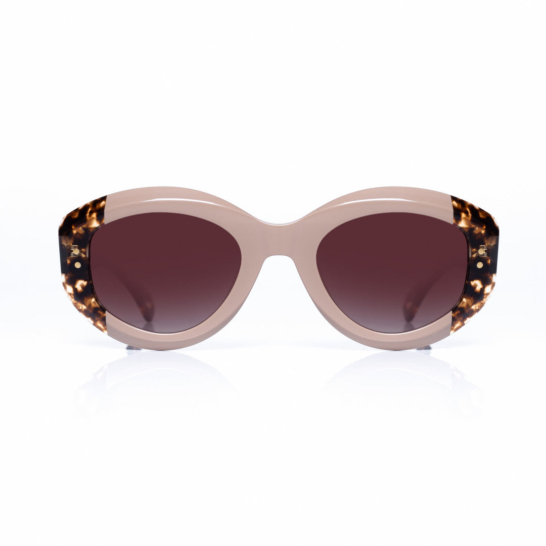 Sunglasses with tortoiseshell frame and brown lenses